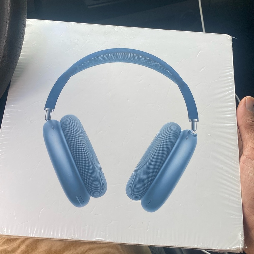 AirPod Max brand new in bow